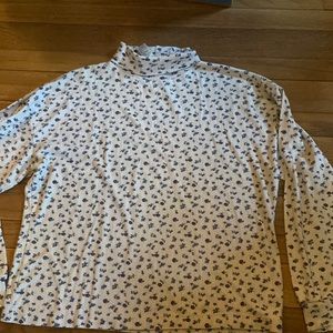 size XL turtleneck by Corner stone